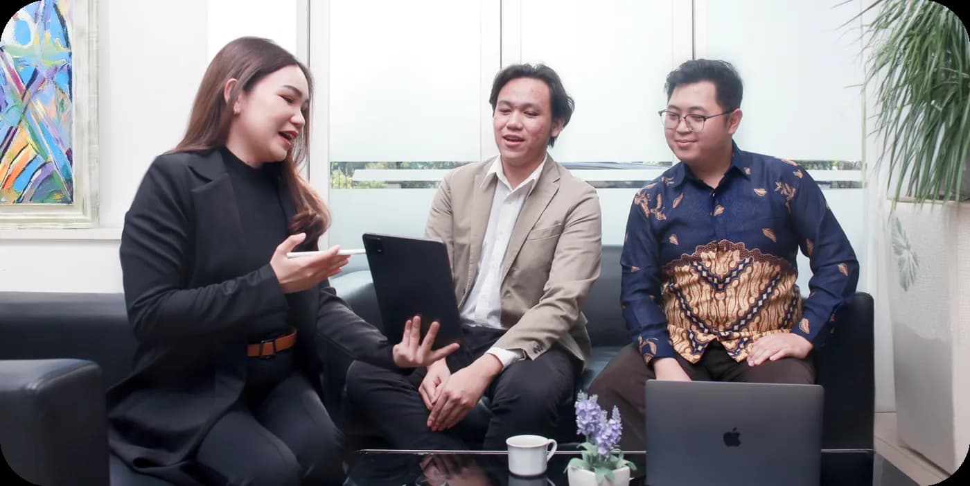 Tim Experience Varnion mengunjungi pelanggan