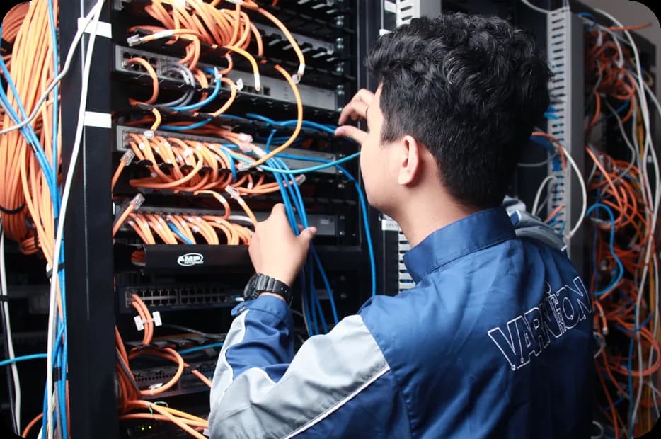Dedicated engineer Varnion di pusat bisnis